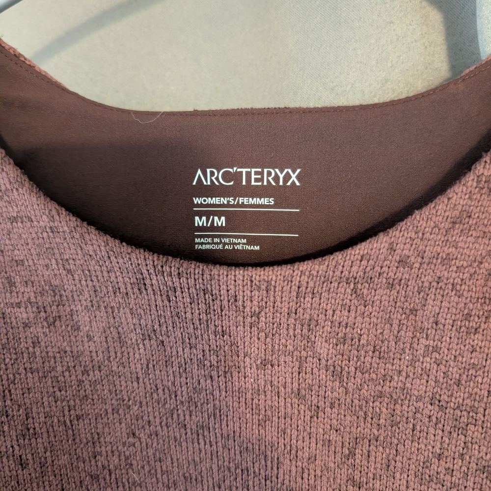 Arc'teryx Women's Burgundy Covert Sweater Size Medium - Picture 2 of 2